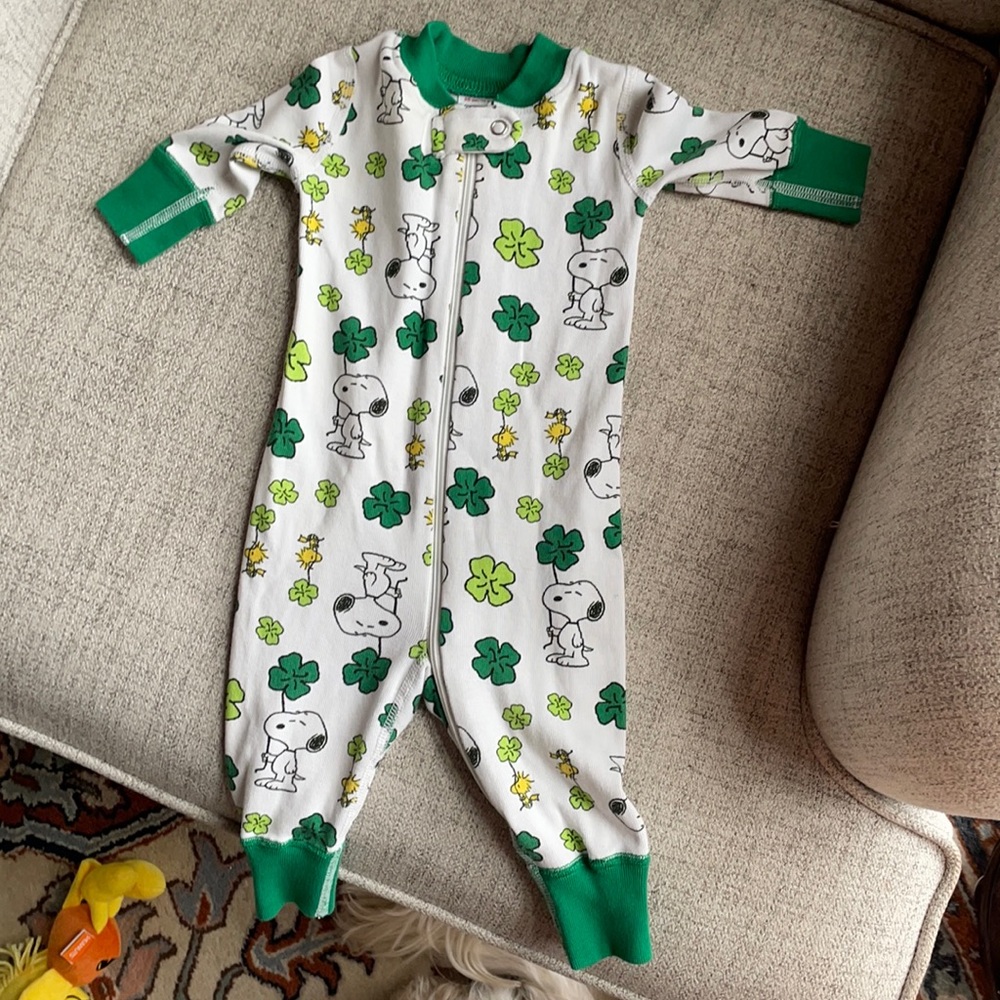 Hanna Andersson snoopy pajamas with shamrocks size 0-3 mo.